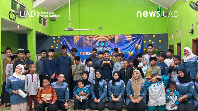 HMPS PBSI Universitas Ahmad Dahlan (UAD) gelar aksi bakti sosial di Panti Asuhan Giwangan (Foto. HMPS PBSI UAD)