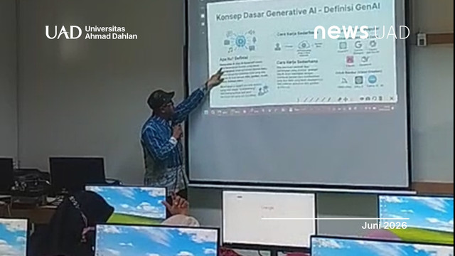 Tim PkM Universitas Ahmad Dahlan (UAD) tingkatkan literasi digital guru melalui generative AI (Foto. Tim PKM UAD)