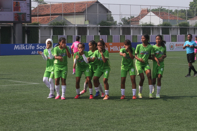 All-Stars Yogyakarta bermain imbang 1-1 atas All-Stars Semarang, Rabu (24/6). Foto: Vega Ma'arijil Ula/kumparan