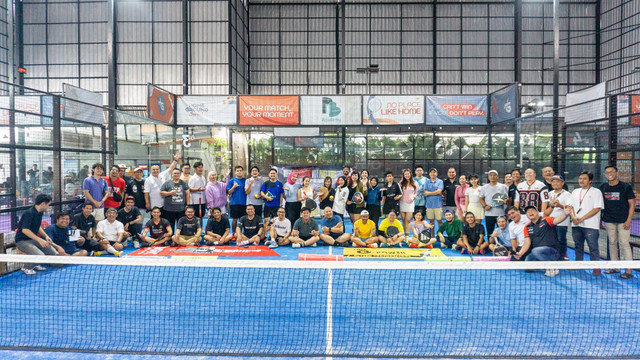 Foto Bersama Peserta Padel dan Car Contes
