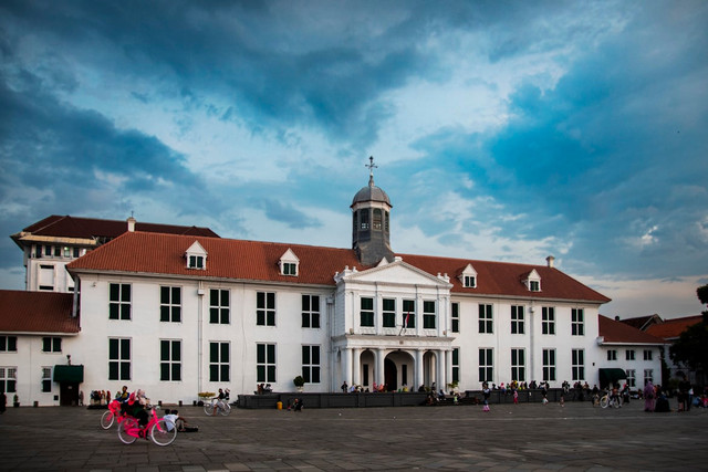 Ilustrasi promo gratis masuk museum, foto: Unsplash/Mareno Tene