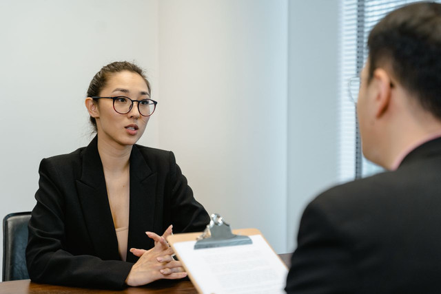 Ilustrasi menemukan jawaban interview alasan resign karena lingkungan toxic. Foto: Pexels