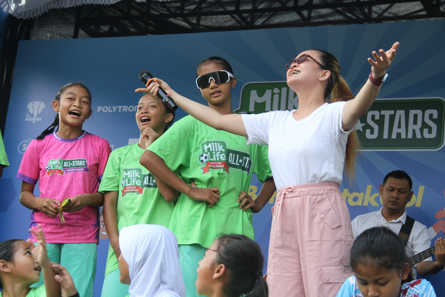 Ajang MLSC All-Stars 2026 dimeriahkan acara musik di halaman Stadion Supersoccer Arena, Kabupaten Kudus, Jawa Tengah pada Kamis (25/6/2026). Foto: Vega Maarijil Ula/kumparan