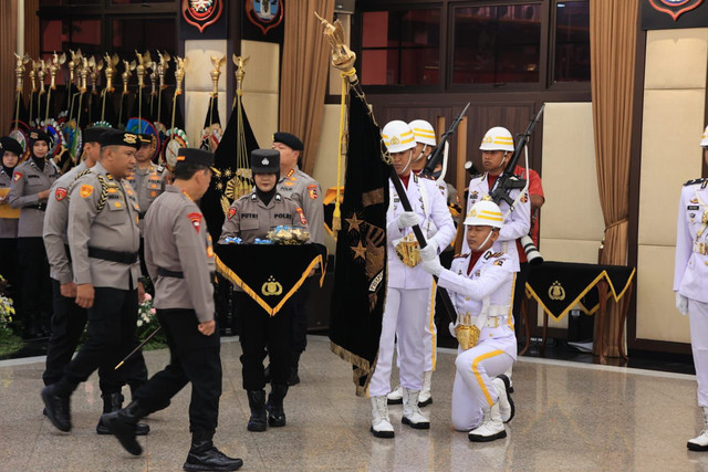 Kepolisian Negara Republik Indonesia (Polri) menggelar Upacara Penyucian Panji Rastra Sewakottama di Ruang Rapat Utama Mabes Polri, Jakarta, Kamis (25/6/2026). Foto: Dok. Mabes Polri