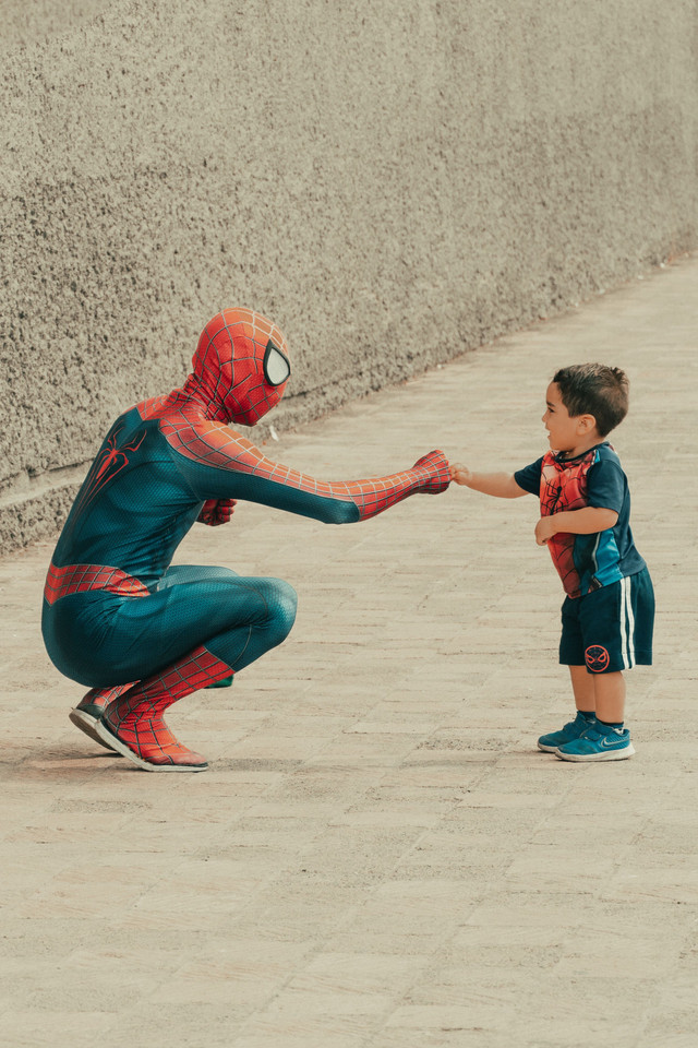 Spider-Man mengajarkan kepahlawanan, tanggung jawab, dan keberanian dalam kehidupan. Foto: Pexels