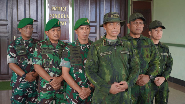 Komandan batalion OPM dan 7 anggotanya kembali ke NKRI. Foto: Kogabwilhan III