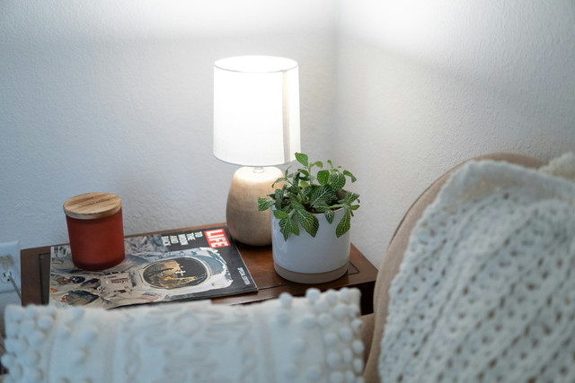 Ilustrasi lampu tidur aesthetic 2026. Foto: Unsplash