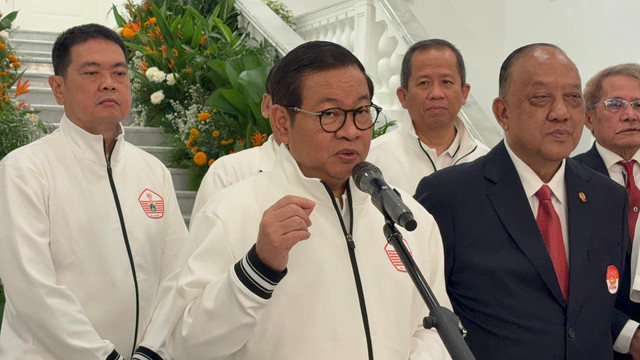 Gubernur DKI Jakarta Pramono Anung dalam jumpa pers usai Pelantikan dan Pengukuhan Pengurus KONI Provinsi DKI Jakarta Masa Bakti 2026-2030 di Balai Kota DKI Jakarta, Jumat (26/6/2026). Foto: Nauval Pratama/kumparan