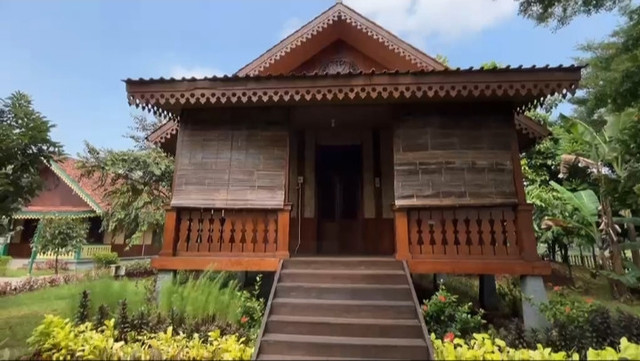Rumah Tradisional Betawi, sumber foto: dokumentasi pribadi (Yunisa Maharani Agustin).