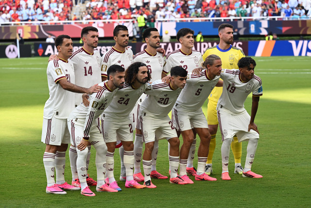 Sejumlah pesepak bola Timnas Spanyol berfoto di hadapan para jurnalis sebelum menghadapai Timnas Uruguay dalam pertandingan Grup H Piala Dunia 2026 di di Stadion Akron, Guadalajara, Meksiko, Jumat (26/6/2026) waktu setempat. Foto: Aditya Pradana Putra/ANTARA FOTO