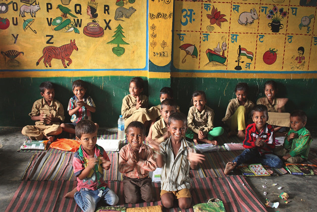 Ilustrasi anak-anak sekolah, sumber: https://pixabay.com/id/photos/anak-anak-berbeda-gambar-wajah-1853193/. Potret Perjuangan di Tengah Keterbatasan