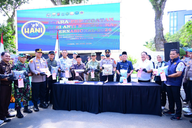 Pemusnahan narkoba jenis sabu-ektasi oleh Polda Jambi. Foto: Dok. Istimewa