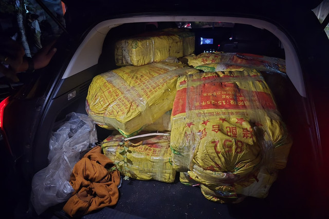  Barang bukti dan pelaku peredaran 13 karung sabu di wilayah Aceh. Foto: Dok. Istimewa