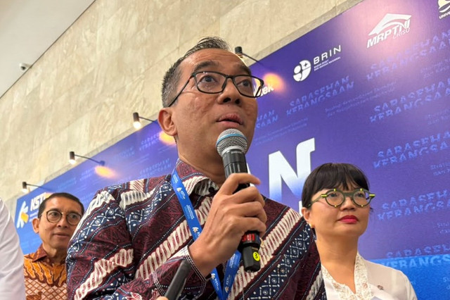 Mendiktisaintek Brian Yuliarto usai Sarasehan Kebangsaan KSTI 2026 di JCC, Senayan, Jakarta, Minggu (28/6/2026). Foto: Nasywa Athifah/kumparan