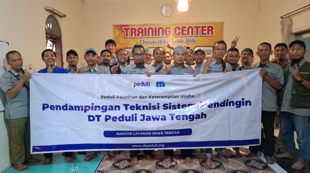 Kegiatan Pendampingan oleh DT Peduli Jateng untuk Para Teknisi AC Binaan (Sumber: DT Peduli)
