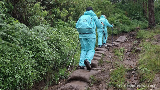 Jalur pendakian Tapak Gerot, Gunung Cikuray. Foto: Maung Ridwan Fauzi.