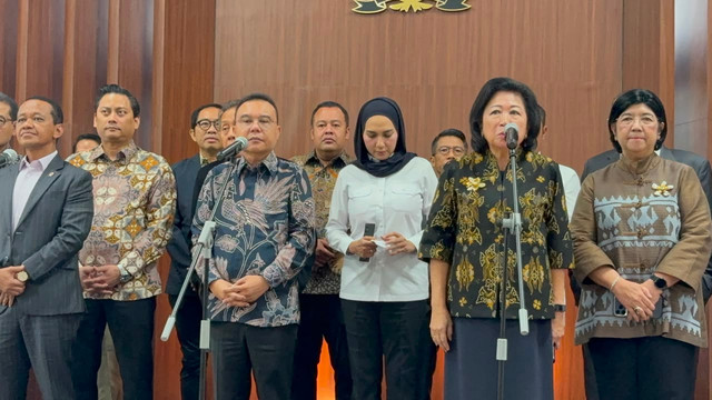 Konferensi pers Pimpinan DPR dengan pemerintah di Kompleks Parlemen, Senayan, Jakarta, Senin (29/6). Foto: Nasywa Athifah/kumparan
