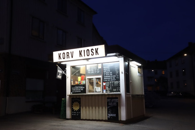 Ilustrasi Menu Cimol Bojot AA. Unsplash.com/Jeet Datta