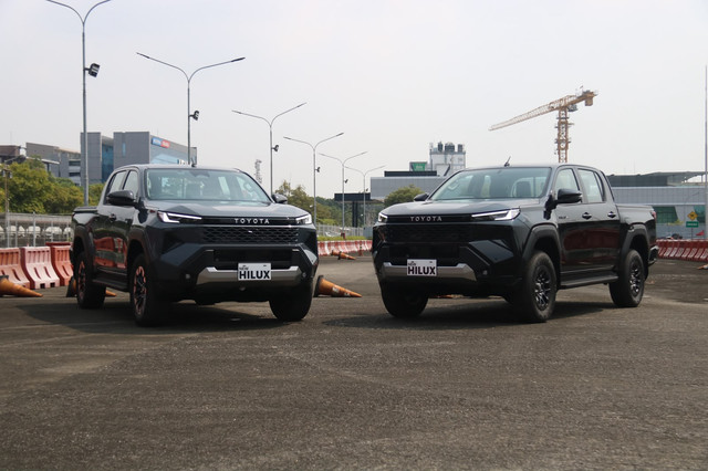 Toyota Hilux generasi keenam. Foto: Syahrul Ghiffari/kumparan