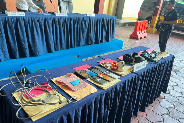  Barang bukti kasus penyekapan 3 karyawan percetakan di toko percetakan Mau Print, Senen, Jakarta Pusat, Senin (29/6/2026). Foto: Rayyan Farhansyah/kumparan