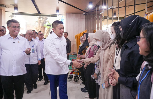 Sekretaris Kabinet Teddy Indra Wijaya menghadiri Peluncuran Program Magang Nasional 2026 di Kemnaker, Jakarta, Senin (29/6/2026). Foto: Instagram/ @sekretariat.kabinet