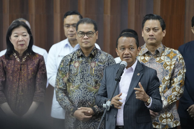 Menteri ESDM Bahlil Lahadalia dalam konferensi pers di DPR, Jakarta, Senin (29/6/2026). Foto: Kementerian ESDM
