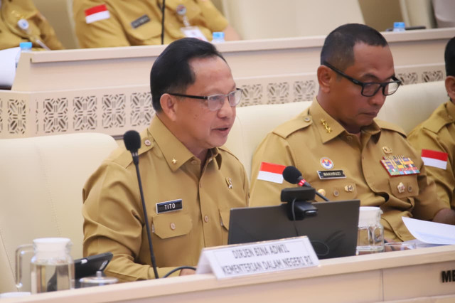 Mendagri Tito Karnavian menghadiri Rapat Kerja dan Rapat Dengar Pendapat bersama Komisi II DPR RI di Kompleks Parlemen, Senayan, Jakarta, Senin (29/6/2026). Foto: Kemendagri RI