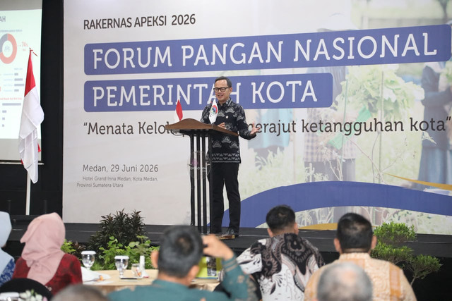 Wamendagri Bima Arya di Forum Pangan Nasional Pemerintah Kota 2026 yang diselenggarakan di Kota Medan, Sumatera Utara, Senin (29/6/2026). Foto: Kemendagri RI