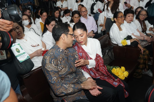 Mantan Menteri Pendidikan Indonesia, Nadiem Makarim, tiba untuk persidangannya di Pengadilan Tindak Korupsi di Jakarta pada 12 Januari 2026. Foto: Iqbal Firdaus/kumparan