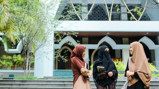 Dosen FAI UMS Jelaskan Hukum Cadar dalam Tarjih Muhammadiyah