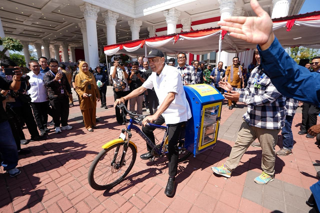 Wamensos Agus Jabo menghadiri graduasi 2.087 KPM PKH di Klaten, Selasa (30/6/2026). Foto: Kemensos RI