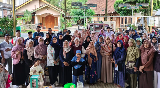 Dosen UMY Edukasi Warga Wedomartani Kelola TOGA dan Kompos Organik