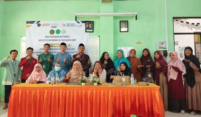 UMY dan UNISA Latih Guru MI Insan Utama Cegah Kecelakaan Sekolah