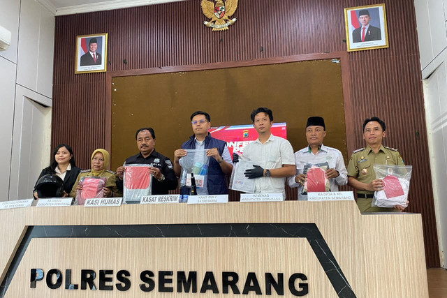 Konpers kasus pemerkosaan yang dilakukan seorang pengasuh ponpes di Kabupaten Grobogan. Foto: Polres Semarang