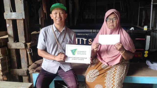 Lembaga Pelayan Masyarakat (LPM) Dompet Dhuafa melalui program Layanan Mustahik menyalurkan bantuan berupa uang tunai kepada Sukiyem pada Selasa (30/6/2026).