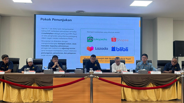 Direktur Jenderal Pajak Bimo Wijayanto dalam konferensi pers di Kantor Pusat DJP, Rabu (1/7/2026). Foto: Ave Airiza Gunanto/kumparan
