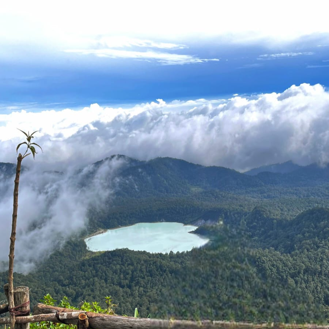Puncak Gunung Sagara (Sumber: Dokumentasi Pribadi)