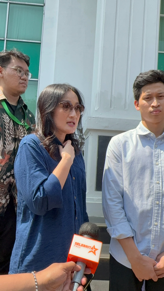 Penyanyi Keisya Levronka Dampingi Adik dan Ibunda Jalani Sidang Gugatan Perdata di Pengadilan Negeri Jakarta Barat. Foto: Aprilandika Pratama/kumparan