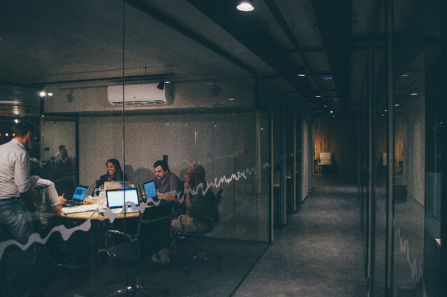 Ilustrasi Pendaftaran Program Magang Nasional Batch 4 2026, Unsplash/Mario Gogh