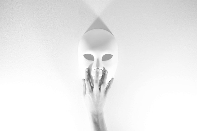 Ilustrasi Identity Crisis. Gambar: Pexels.