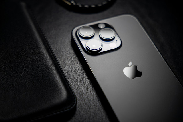Ilustrasi iPhone 18 kapan rilis di Indonesia. Foto: Unsplash.com/Omar Al-Ghosson