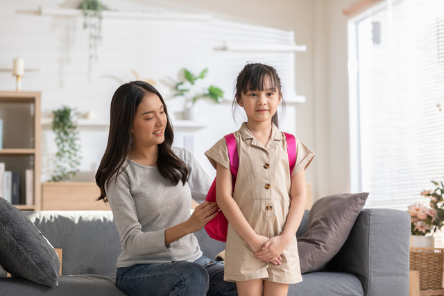 Sambut sekolah dengan promo dari BRI. Foto: 220 Selfmade studio/Shutterstock