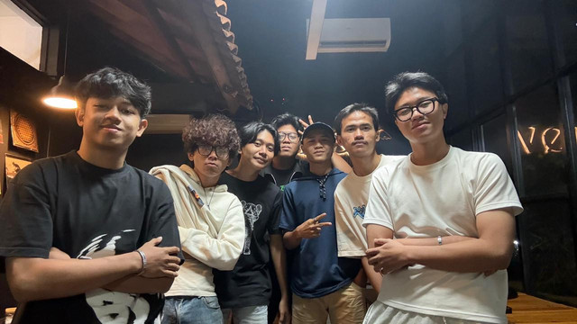 Potret bersama Teman Sebaya, Dokumen Pribadi.