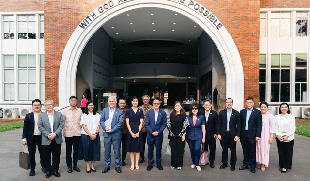 Universitas Pelita Harapan (UPH) menerima kunjungan delegasi Sunway Group pada 22 Juni 2026 di Kampus Utama UPH Lippo Village, Tangerang. Pertemuan ini menjadi langkah strategis untuk mempererat hubungan kedua institusi sekaligus menjajaki berbagai peluang kolaborasi di bidang pendidikan tinggi.