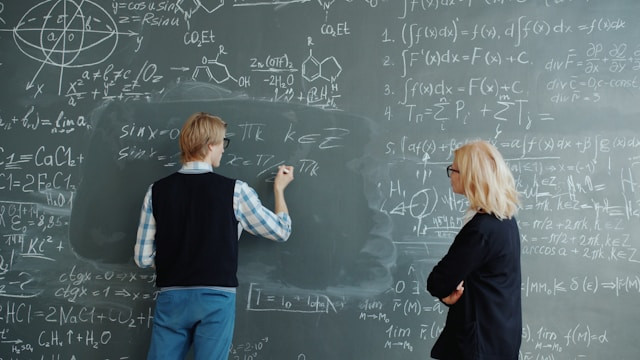 Ilustrasi setelah melakukan Pengelolaan Kinerja, apa satu hal yang Bapak/Ibu ingin benahi agar dapat meningkatkan kualitas belajar mengajar. Foto: Vitaly Gariev/Unsplash