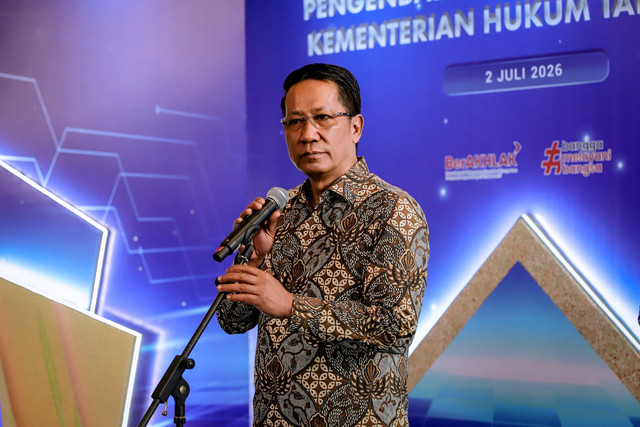 Menteri Hukum Supratman Andi Agtas berbicara pada konferensi pers Rapat Koordinasi Pengendalian Kinerja Semester I Kementerian Hukum Tahun 2026 di Kementerian Hukum, Jakarta, Kamis (2/7/2026). Foto: Jamal Ramadhan/kumparan