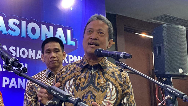 Menteri Kelautan dan Perikanan, Sakti Wahyu Trenggono usai Rapat Koordinasi Nasional Kementerian Kelautan dan Perikanan di Gedung KKP, Jakarta, Kamis (2/7/2026). Foto: Aditya Nugraha/kumparan