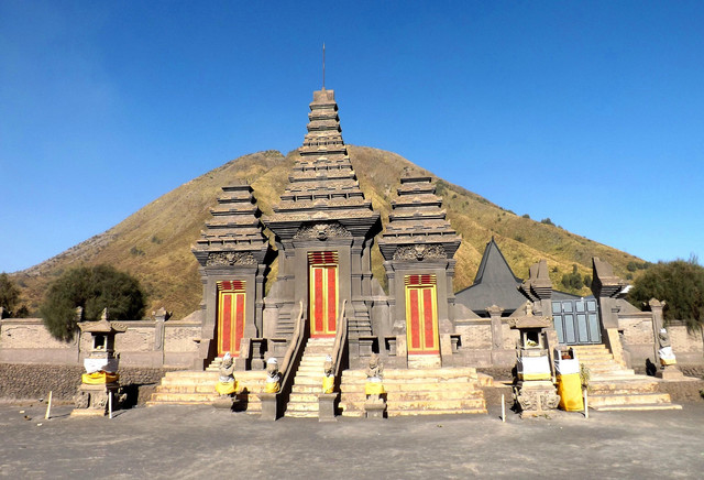 Ilustrasi Suku Tengger. Foto: Pixabay.