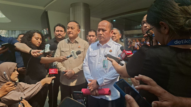 Perkembangan Perkara Tipikor Jampidsus oleh Kapuspenkum Anang Supriatna, Dirdik Jampidsus Syarif Sulaiman Nahdi, dan Dirdak Jampidmil Adi Suci di Gedung Bundar Jampidsus, Jakarta Selatan, Kamis (2/7/2026). Foto: Pradya Tirta/kumparan