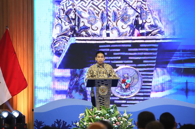 Wamendagri Akhmad Wiyagus menghadiri Rapat Koordinasi Nasional Akselerasi Program Kerja Prioritas Nasional (PKPN) Sektor Kelautan dan Perikanan di Kantor Kementerian Kelautan dan Perikanan (KKP), Jakarta, Kamis (2/7/2026). Foto: Kemendagri RI